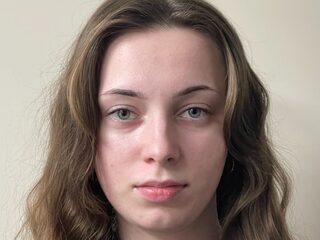 Lorean Moynihan image