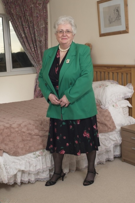 большие сиськи кончают в рот арт-секс картинка