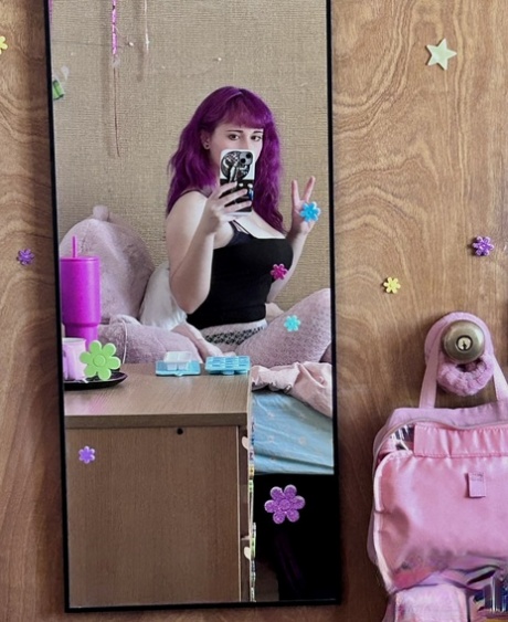 骑乘假阳具 裸體 畫廊