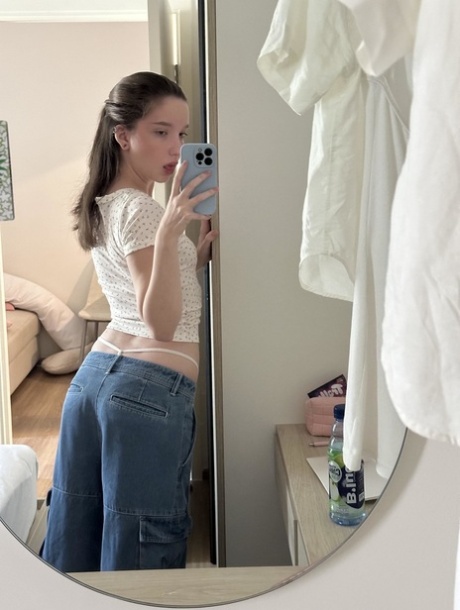 teen selfie pornographic archive