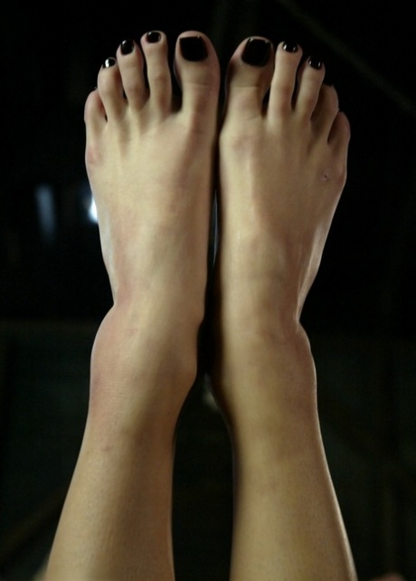 Nikki Nievez hot model picture