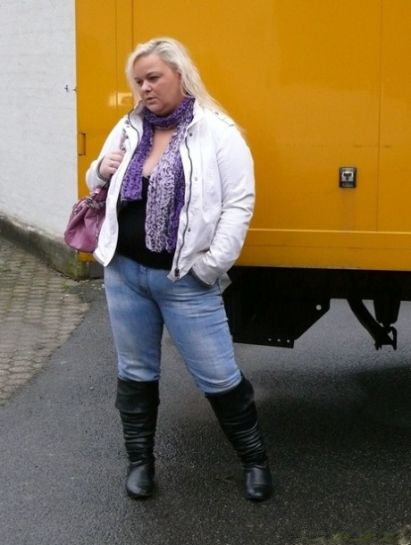 на коленях бесплатный эксклюзив галерея