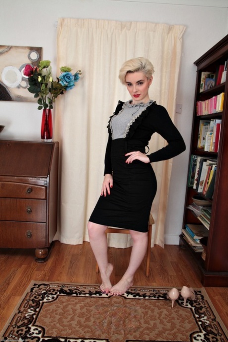 Melody Wilde naked actress picture