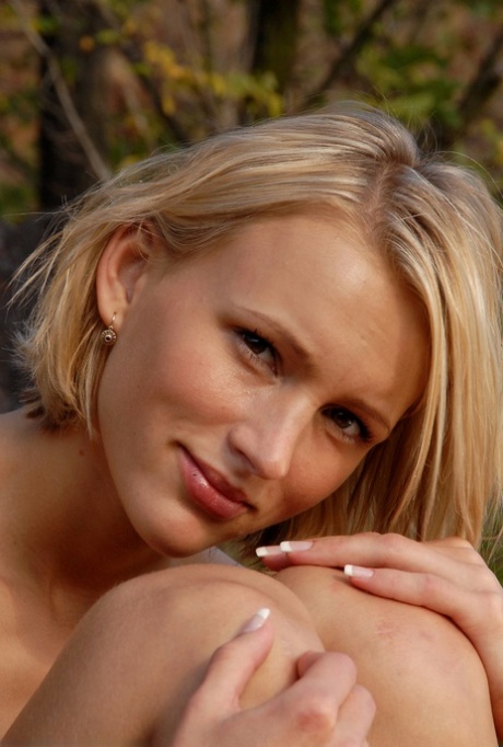 גינגית תחת גדול סקסי עירום תמונות