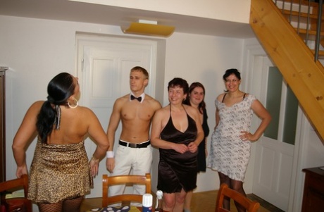 store bryster cheerleader gratis nøgen billeder