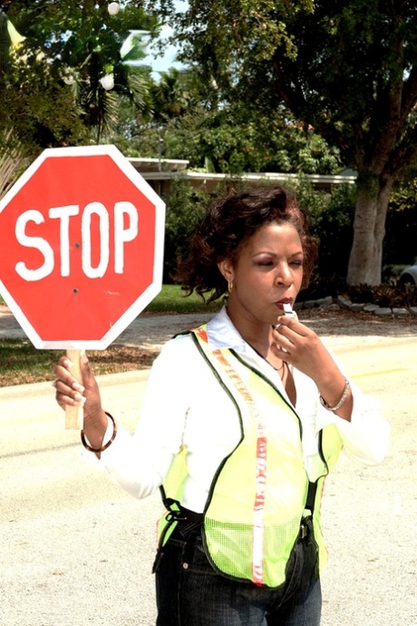 完美的熟女 性感裸體 檔案