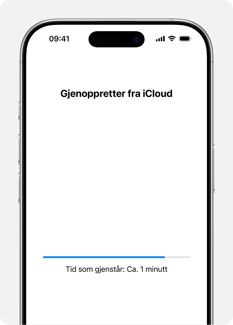 En iPhone som viser statusen for gjenoppretting av enheten fra en iCloud-sikkerhetskopi.