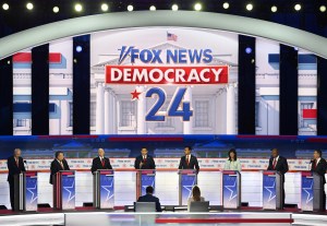 MILWAUKEE, WI – AUGUST 23:  Former Arkansas governor Asa Hutchi