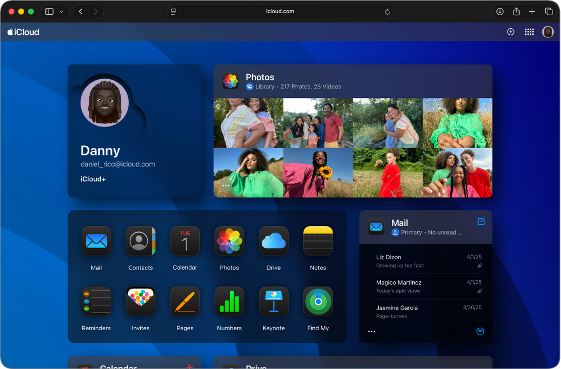 Домашня сторінка iCloud.com з увімкненим темним режимом.