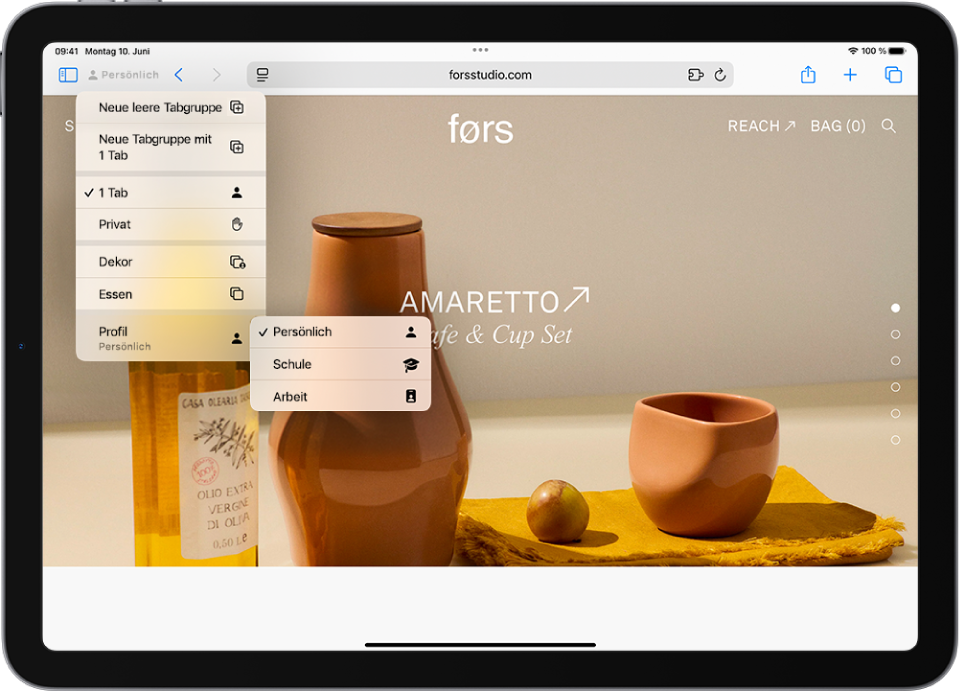 In Safari ist das Menü „Tabgruppe“ geöffnet. Unten im Menü ist „Profil“ ausgewählt und die Optionen „Persönlich“, „Schule“ und „Arbeit“ werden in einem weiteren Menü angezeigt.
