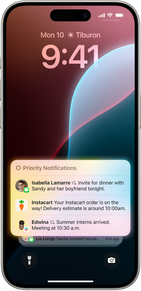 Un iPhone affichant l’écran verrouillé. En bas de l’écran, des notifications urgentes s’affichent en haut de la pile des notifications.