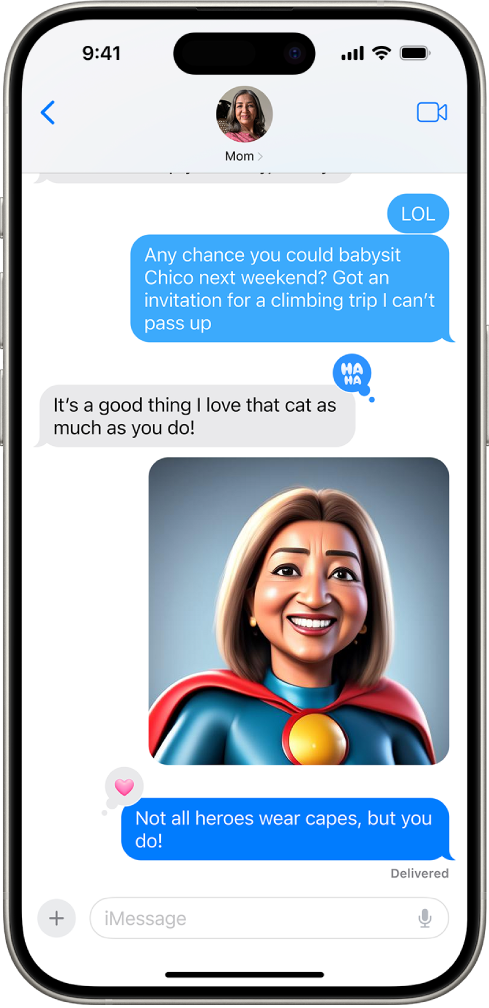 iPhone affichant une conversation dans l’app Messages. Une image créée avec Image Playground apparaît au milieu de l’écran.