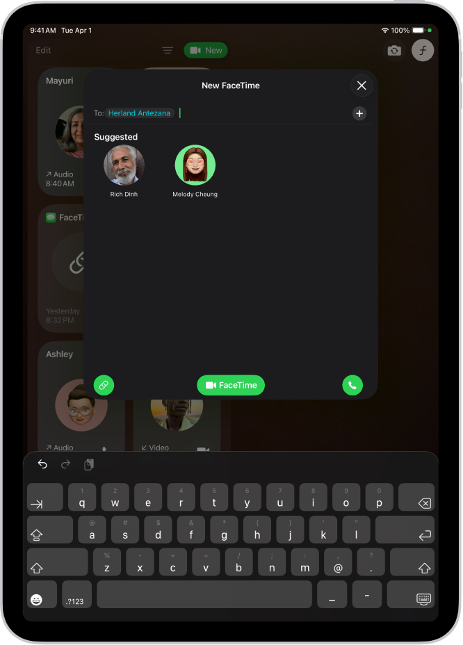نافذة فيس تايم جديدة على iPad. يتم إدخال اسم في حقل "إلى" وتظهر جهتا اتصال مقترحتان أسفله.