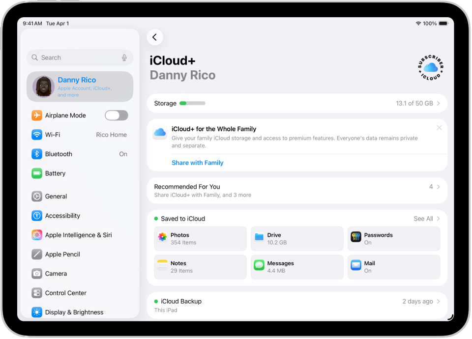 شاشة إعدادات iCloud ويظهر بها مقياس مساحة تخزين iCloud وقائمة من التطبيقات والميزات، وتشمل الصور و iCloud Drive وبريد iCloud، والتي يمكن استخدامها مع iCloud.