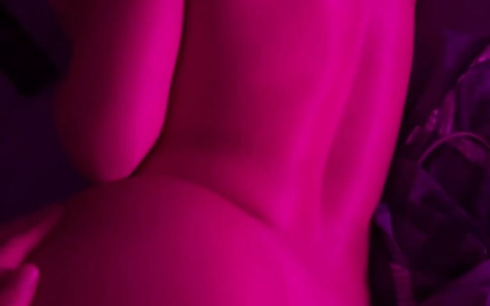Lunaandleo: Aku ngentot memek tunanganku sebelum gym