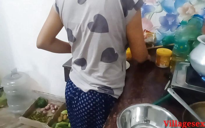 Villagesex91: Tuve relaciones sexuales con esposa en la cocina vistiendo sari...