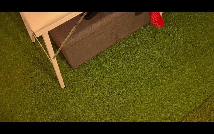 Mr D and Miss C: Podvádějící manželka šuká svého švagra na večírku, zatímco její manžel sleduje