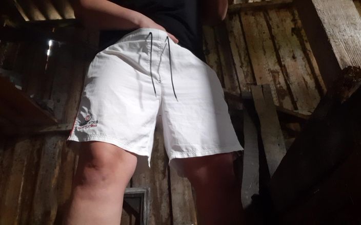 Lesbian-candys: Village Masturbates in a Barn with Her Clothes on so...