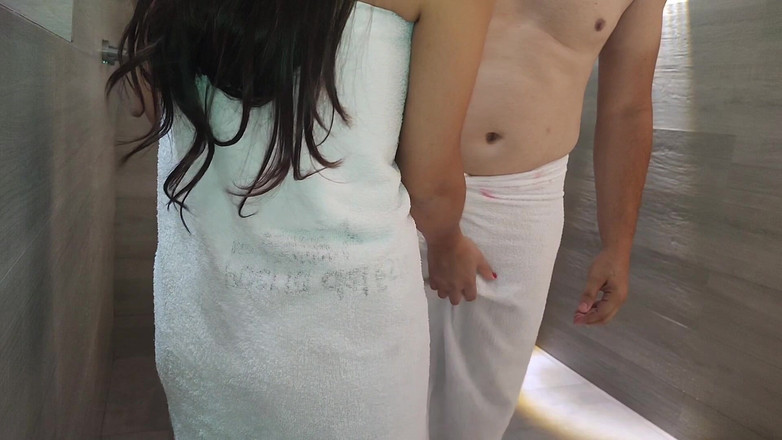 Teen sex 66: Hermanastra con hermanastro en hotel
