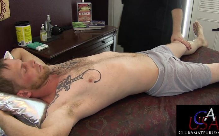 Club Amateur USA: Inked, schwuler rainer liebt schwanzreiben-session