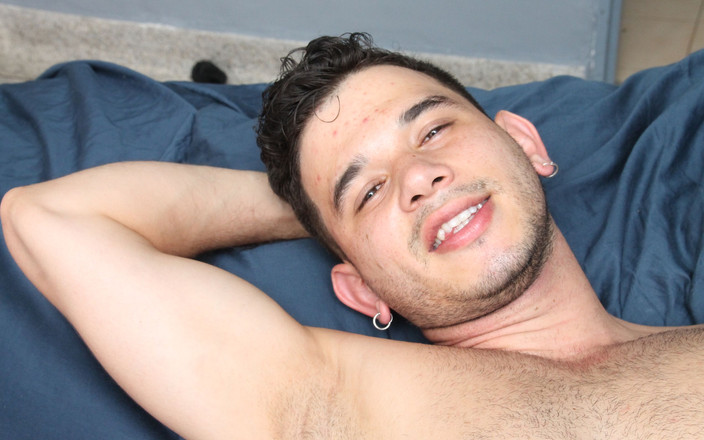 Latino boys porn: Avel masturbarse