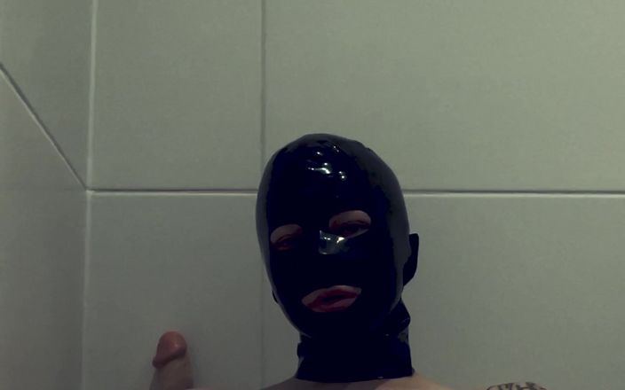 Louna X: Latex Bath Part 1