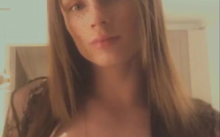 TS Kylie Star: Say Hi to Your Mommy
