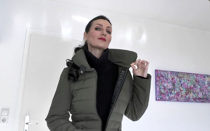Lady Victoria Valente: My Green Long Down Coat