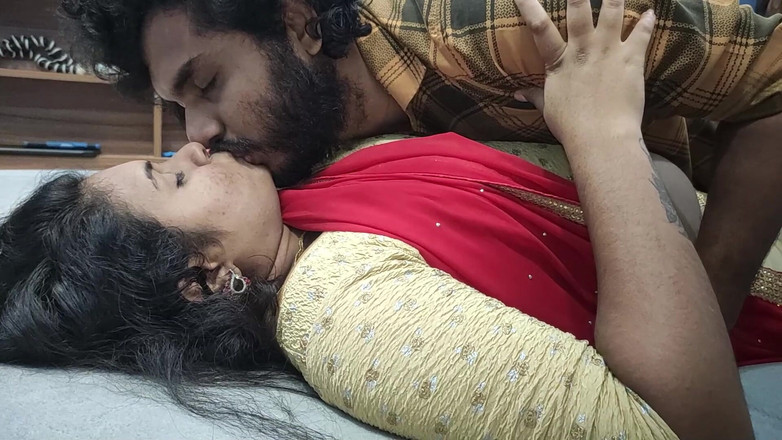 Vaishnavysharunraj: Романтика с рыжей наполовину с Saree и вылизыванием пупка