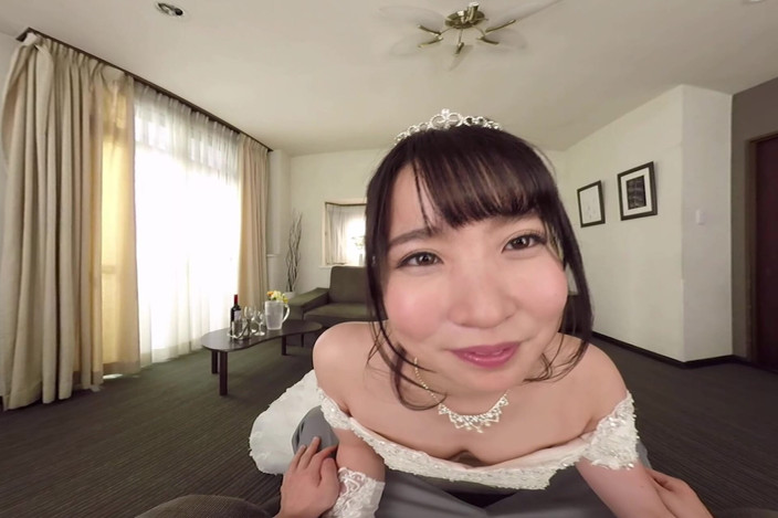JAV hornyVR: Detrás de la bata, seguí empujando ... Ella seguía sonriendo - 1