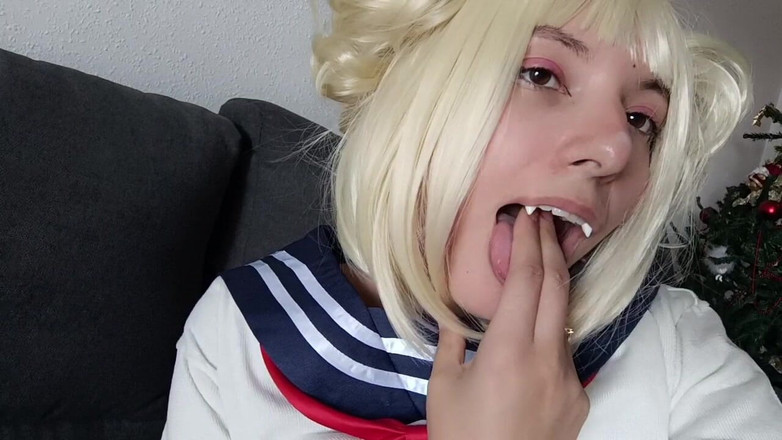 Softbrattypuppy: Косплей шлюшка - Toga Himiko (боку не герой) мастурбирует и играет с ее дилдо Dragon