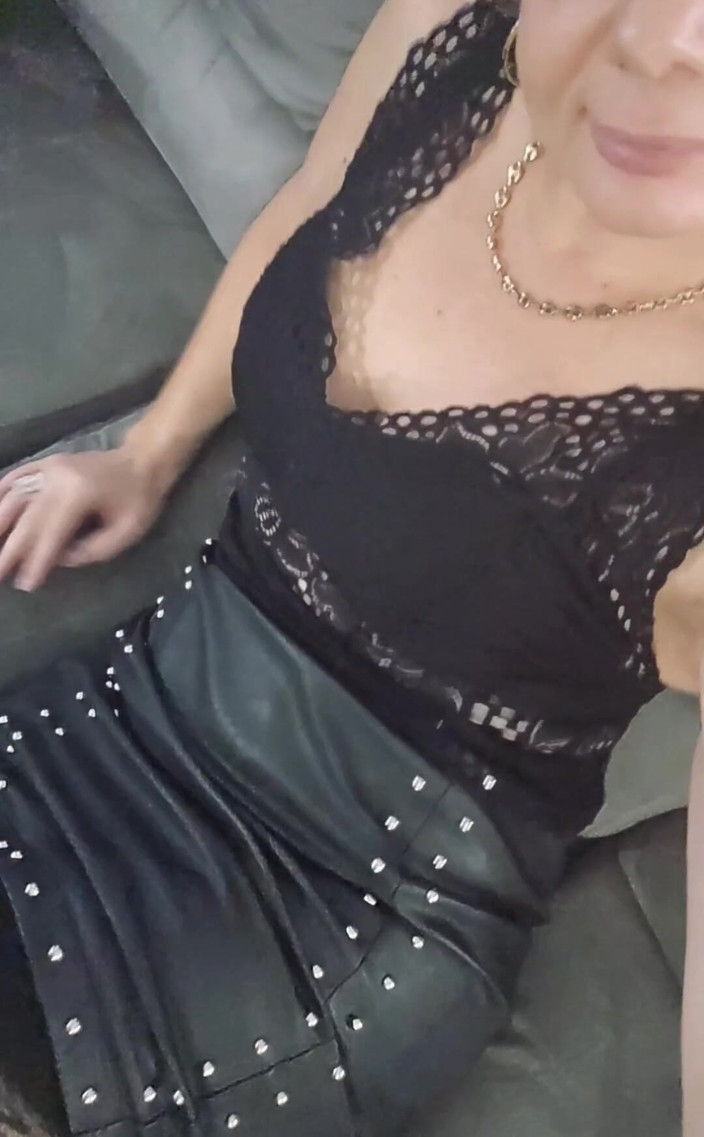 Sofy13: MILF with Sexy Leather Skirt - Short Video