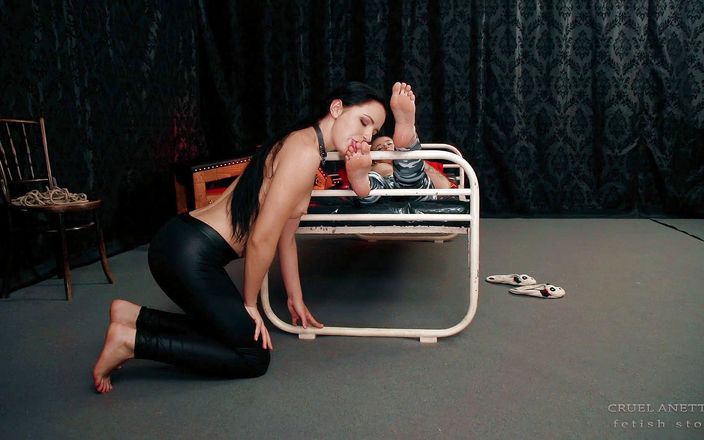 Cruel Anettes fetish world: Anette and Kittina's game