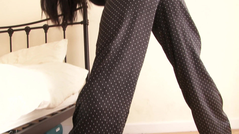 Solo Sensations: Cute Darkhaired Girl Hannah Shaw Warms up Her Pussy with...