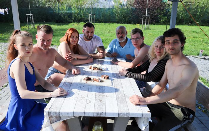LetsGoBi: De picnic a fuck fest parte 1 por letsgobi