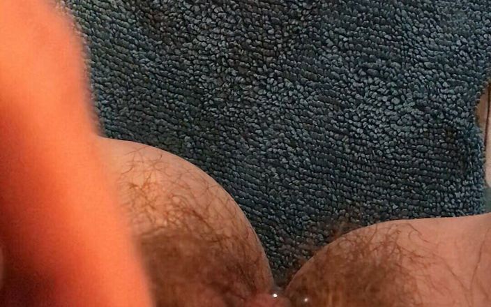 MistressWriggler: Pubes and Pussy POV Play Showing Guys Exactly How to...