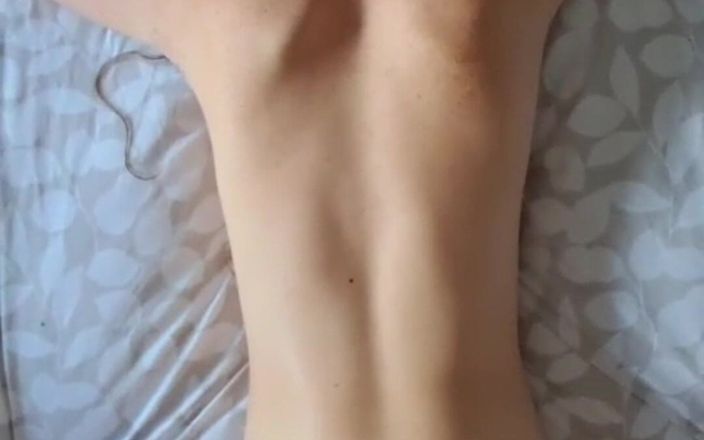 ScottishSweetie: 계단에서 나를 따먹고 아빠를 침실로 데려가 나를 사용해