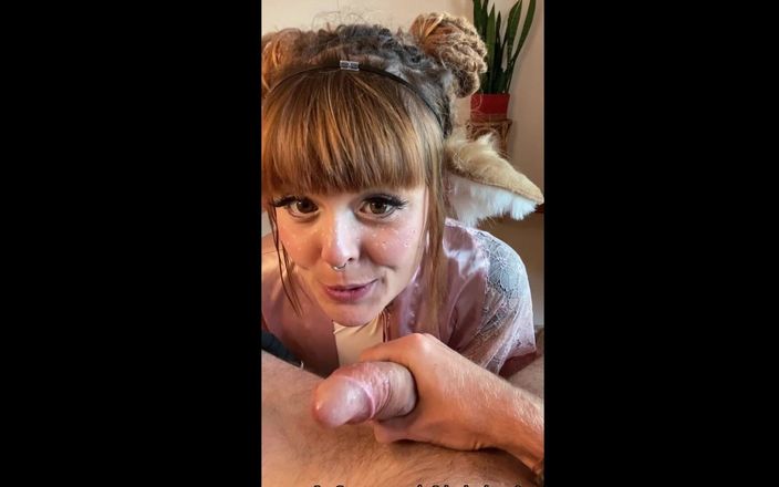 Olivia Jarden: Mogwai Sloppy Worship Cock with Asmr Spitplay