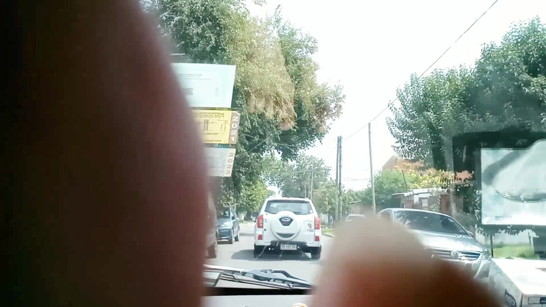 Activecouplearg: Exhibicionismo y sexo oral en el coche