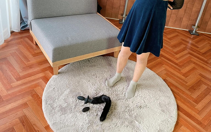 ushirosugatanomiki: Jugando con un juguete adulto raro con una amiga