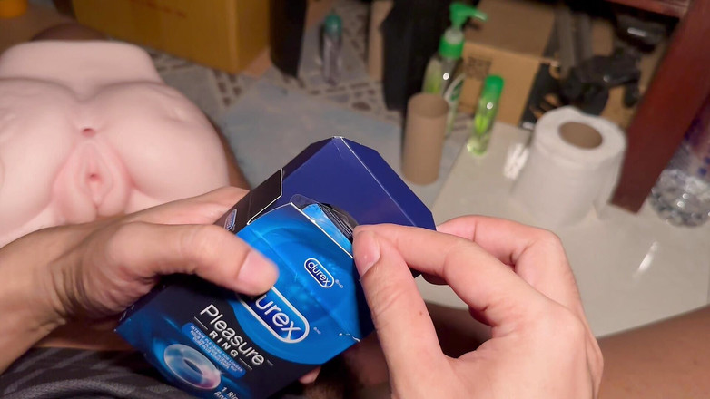 SinglePlayerBKK: I Use Durex Pleasure Ring for First Time.