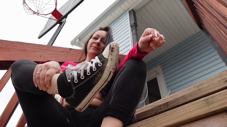 Raven Willow: Clean the Mud off My Converse
