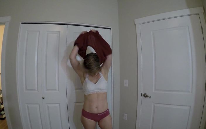 Housewife Ginger: Fucking the Hot College Neighbor - Housewife Ginger