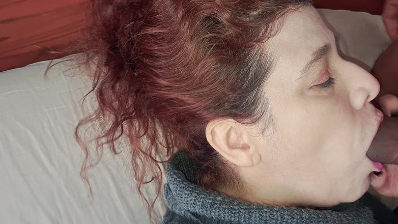 Agnes Swallow: Esposa chupa polla después de despertarse en una mañana fría