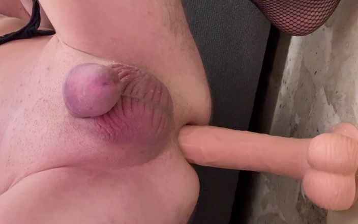 Sunset strip: Dildo Pissing, Cumming