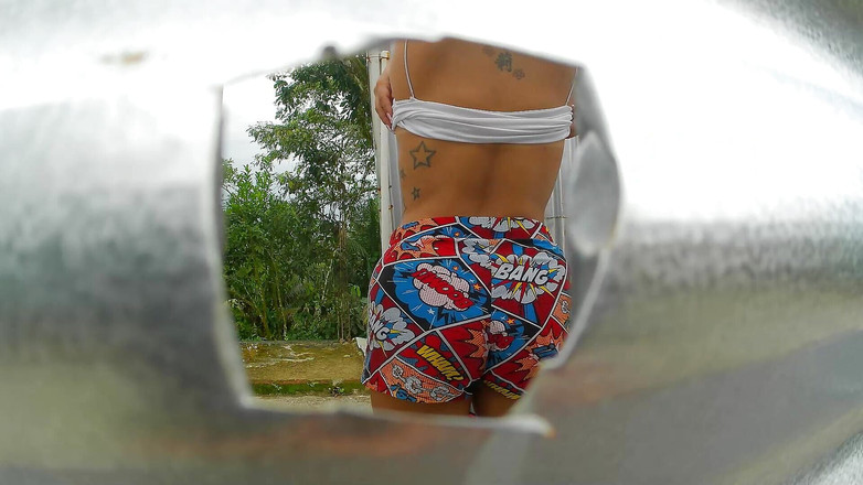 irina69star: Woman Filmed in Outdoor Booth(ass)