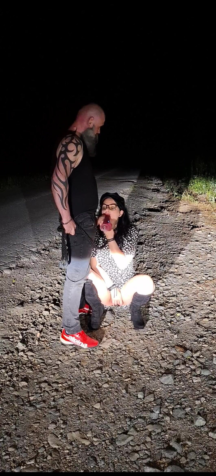 Toilet Mommy: Abuela puta sucia me hace acabar en su boca