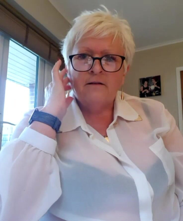 Uk Joolz: Talking with sexy secretary