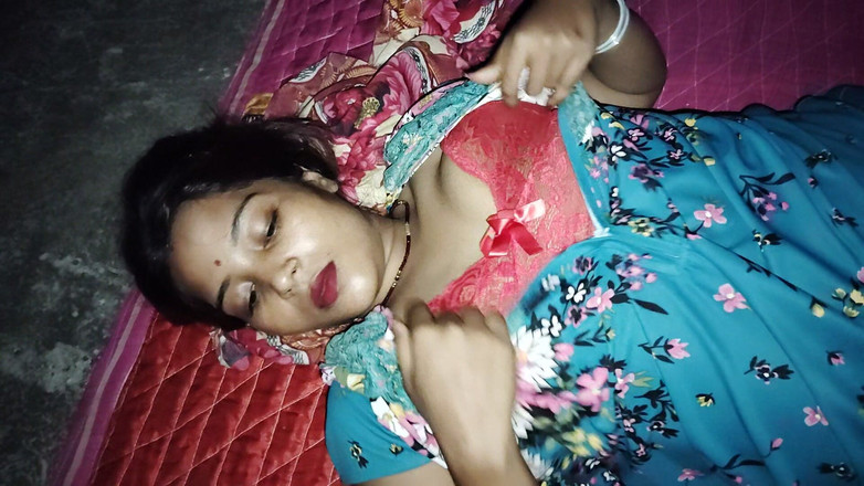 Pooja raniji: Pooja Bhabhi noční tvrdý sex v horní části patra