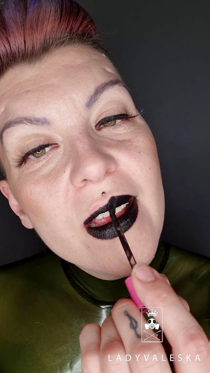 Lady Valeska: Getting my lips ready for my date